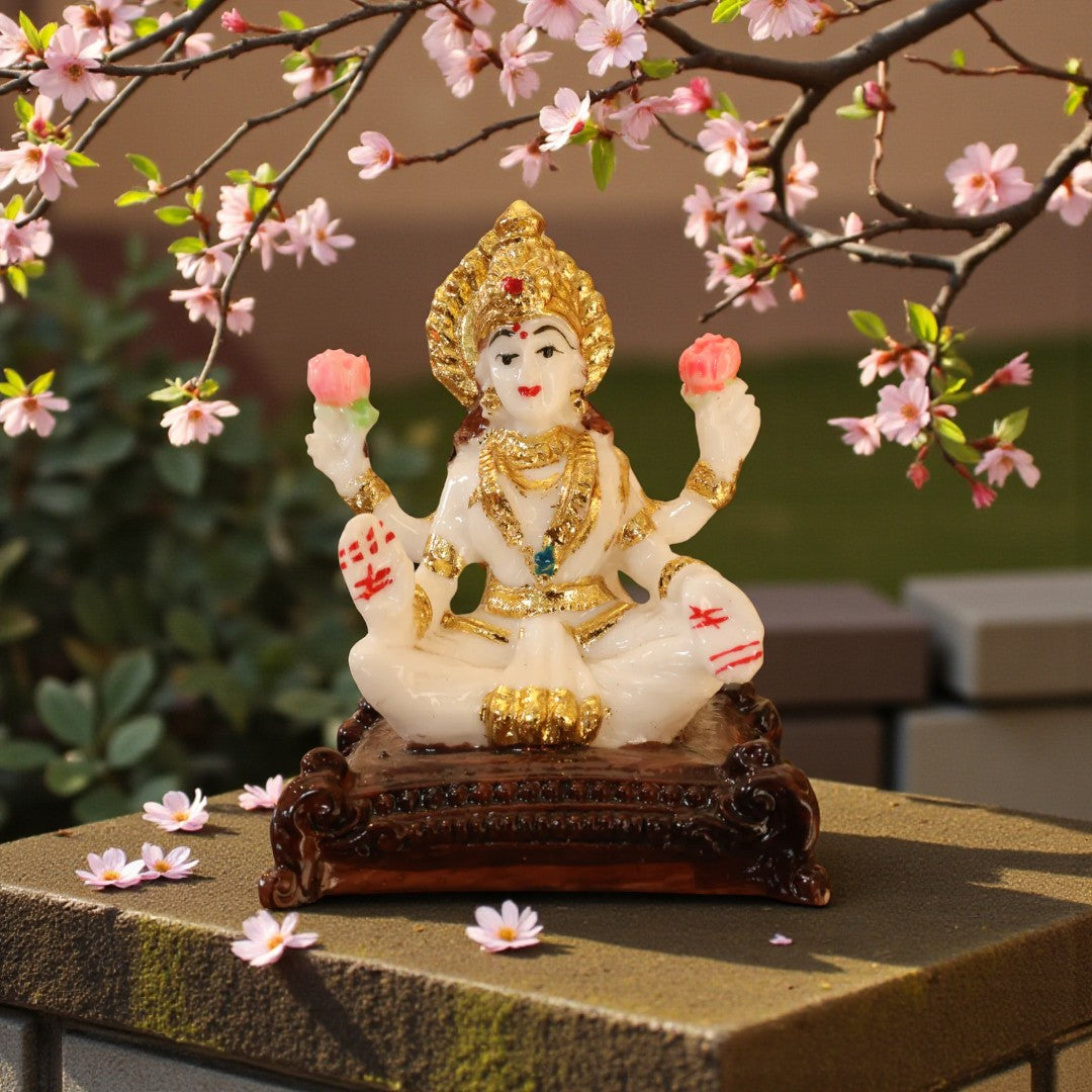 Goddess Lakshmi Idol